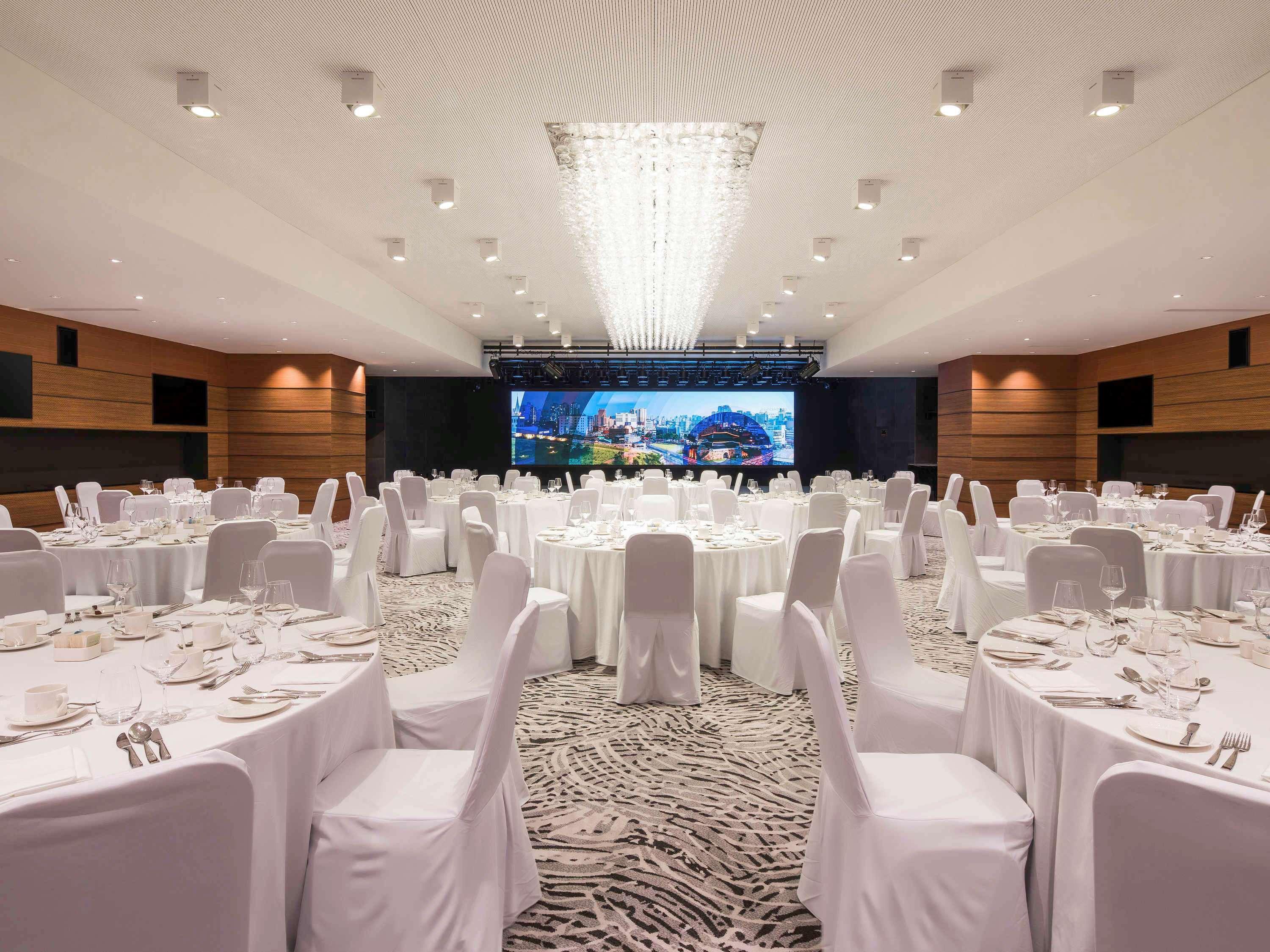 Novotel Ambassador Dongdaemun & Residences 5*