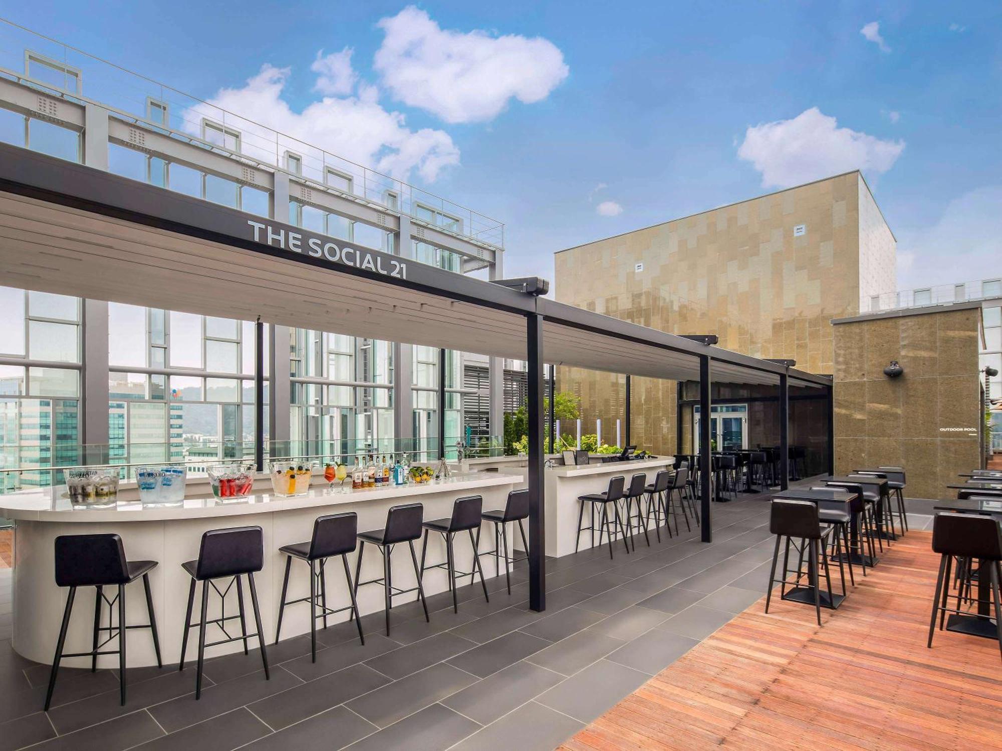 Novotel Ambassador Dongdaemun & Residences Hotel 5*