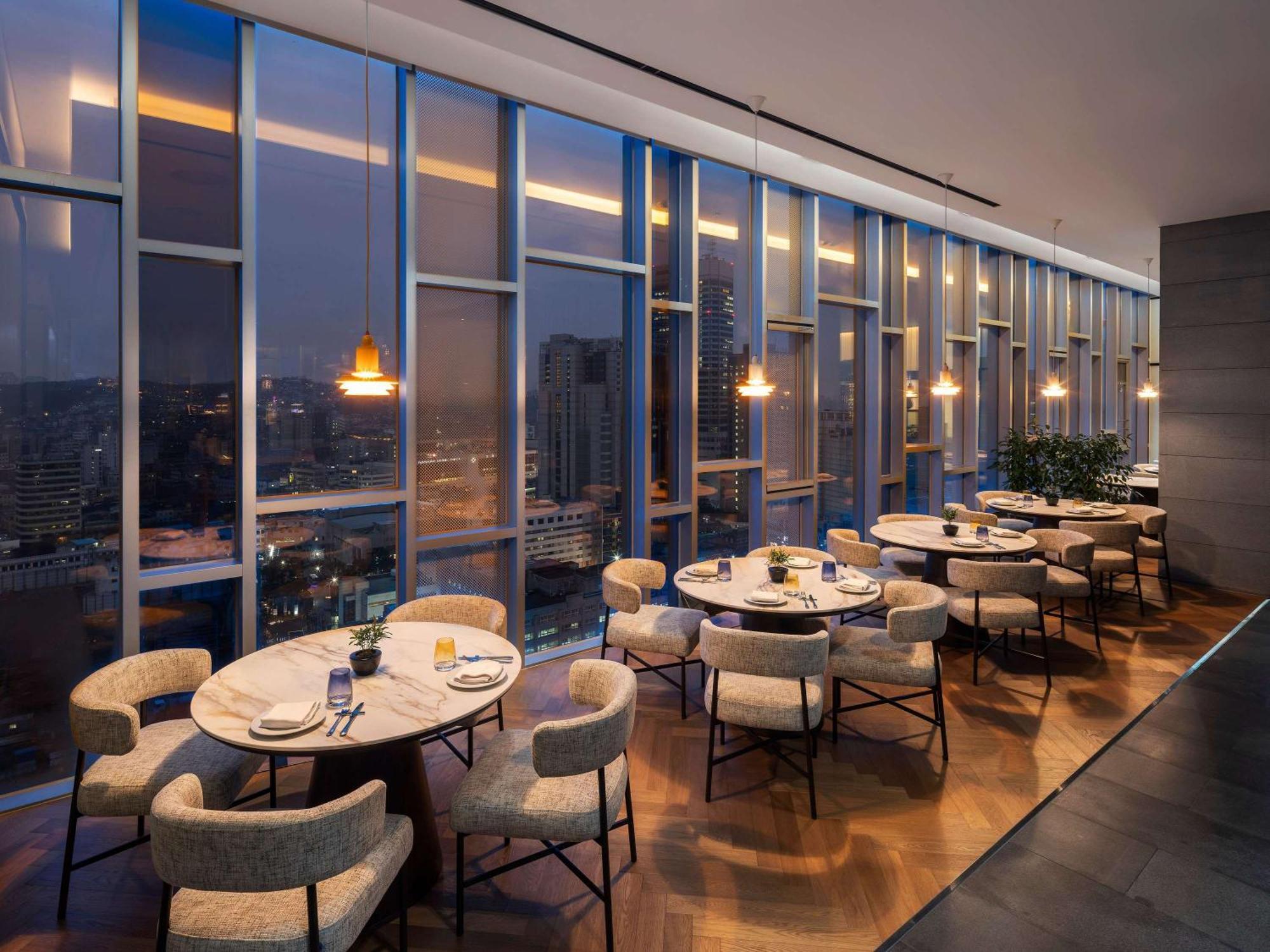 Novotel Ambassador Dongdaemun & Residences Hotel